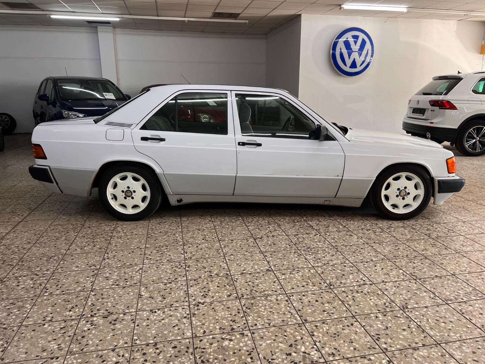 MERCEDES-BENZ - 190 - BVA 1.8 109 CV - ATTELAGE