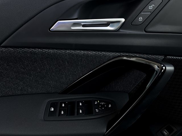 Foto Nummer 16: BMW iX2