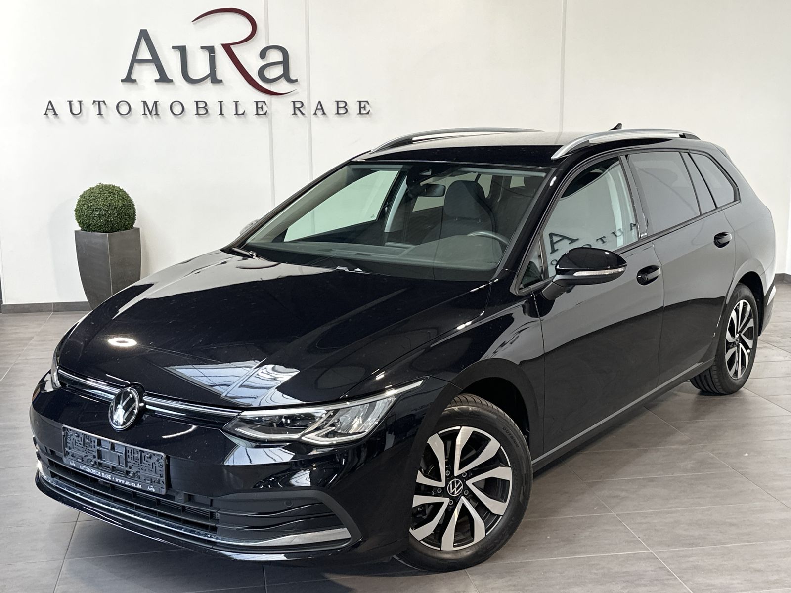 Fahrzeugabbildung Volkswagen Golf Variant 2.0 TDI DSG Active NAV+LED+ACC+SHZ