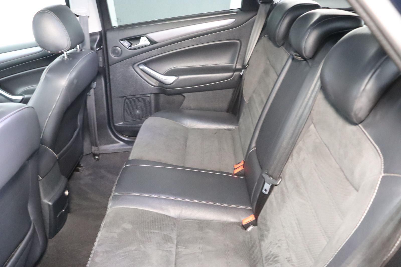Fahrzeugabbildung Ford Mondeo Turnier 2.0i Titanium * Sitzhzg * Top