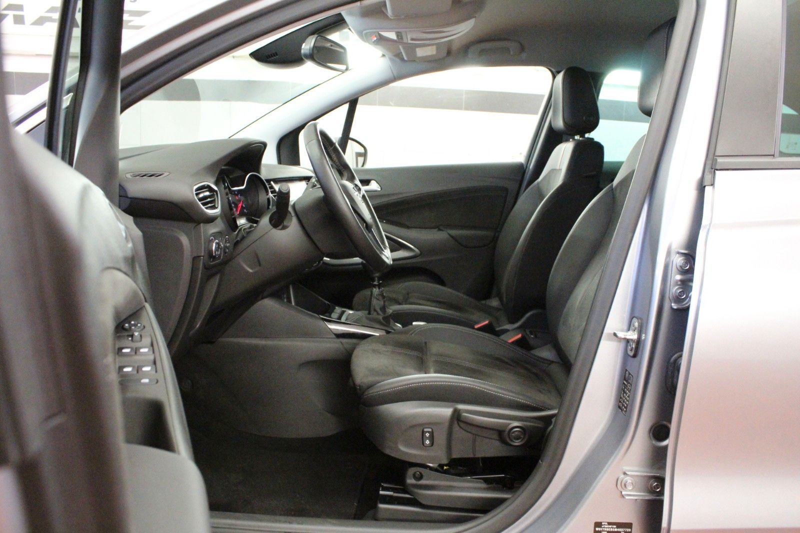 Fahrzeugabbildung Opel Crossland Ultimate 1.2 Turbo