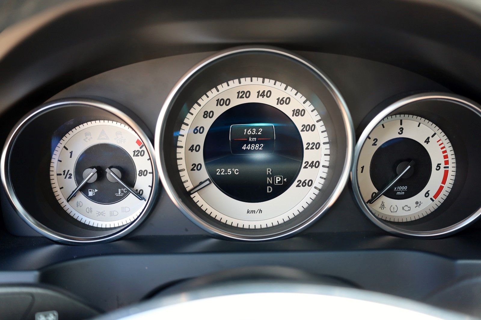 Fahrzeugabbildung Mercedes-Benz E 350d Coupe AMG Line Leder,Navi,LED,Kamera,SH