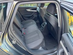 AUDI A4 Avant 40 TDI quattro S line