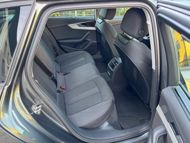 Audi A4 Avant 40 TDI quattro S line Audi A4 Avant 40 TDI quattro S line