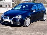Volkswagen Golf V Lim. R32 - Volkswagen Golf: R32
