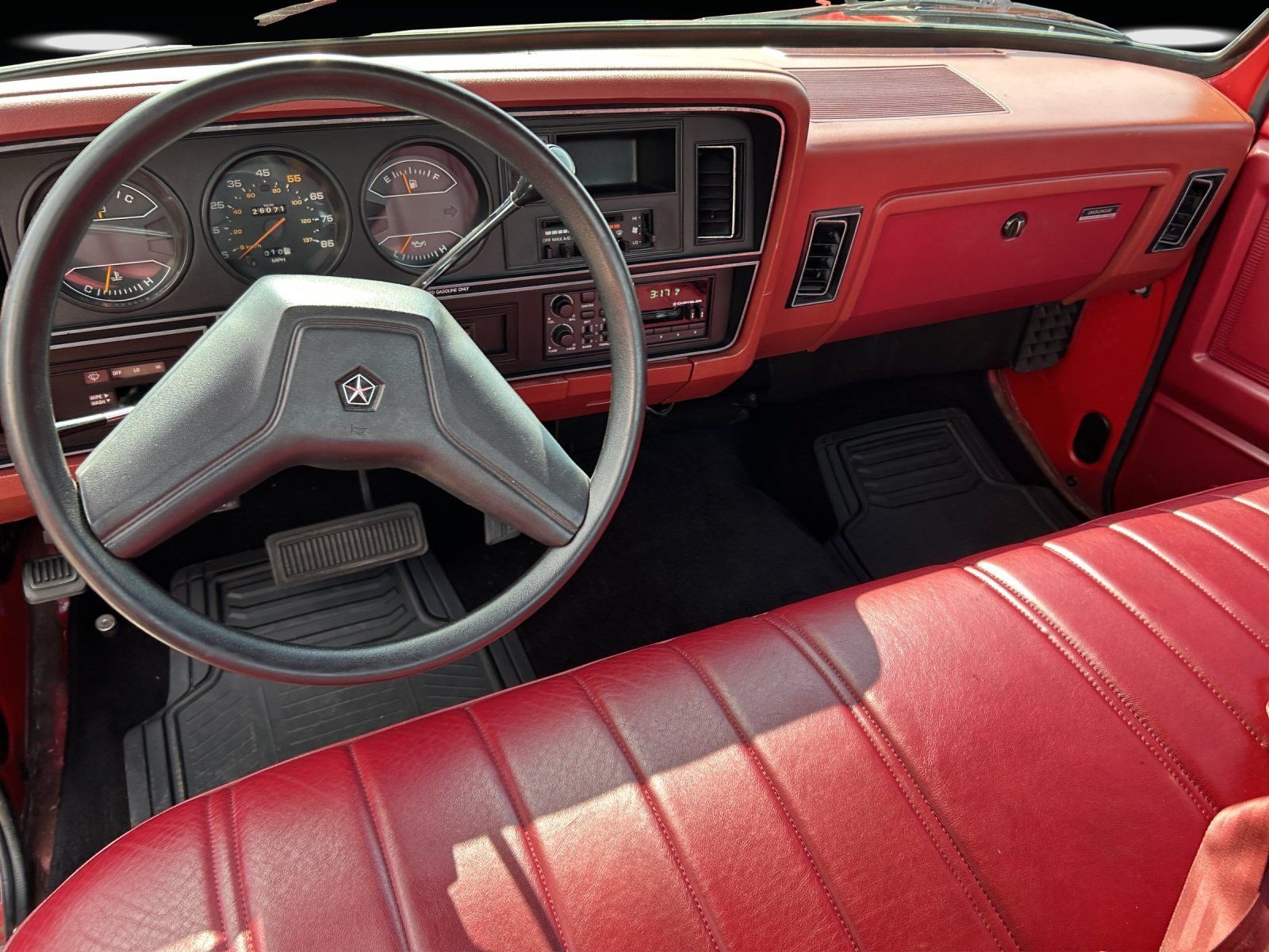 Fahrzeugabbildung Dodge Dodge RAM D-150 TOPZUSTAND/KLIMAANLAGE