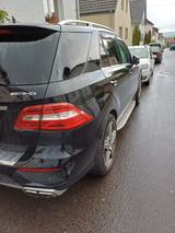 Mercedes-Benz ML 63 AMG 4MATIC.Pano.Navi COMAND.TV.Standheizun - Mercedes-Benz ML 63 AMG mit Benzin-Antrieb