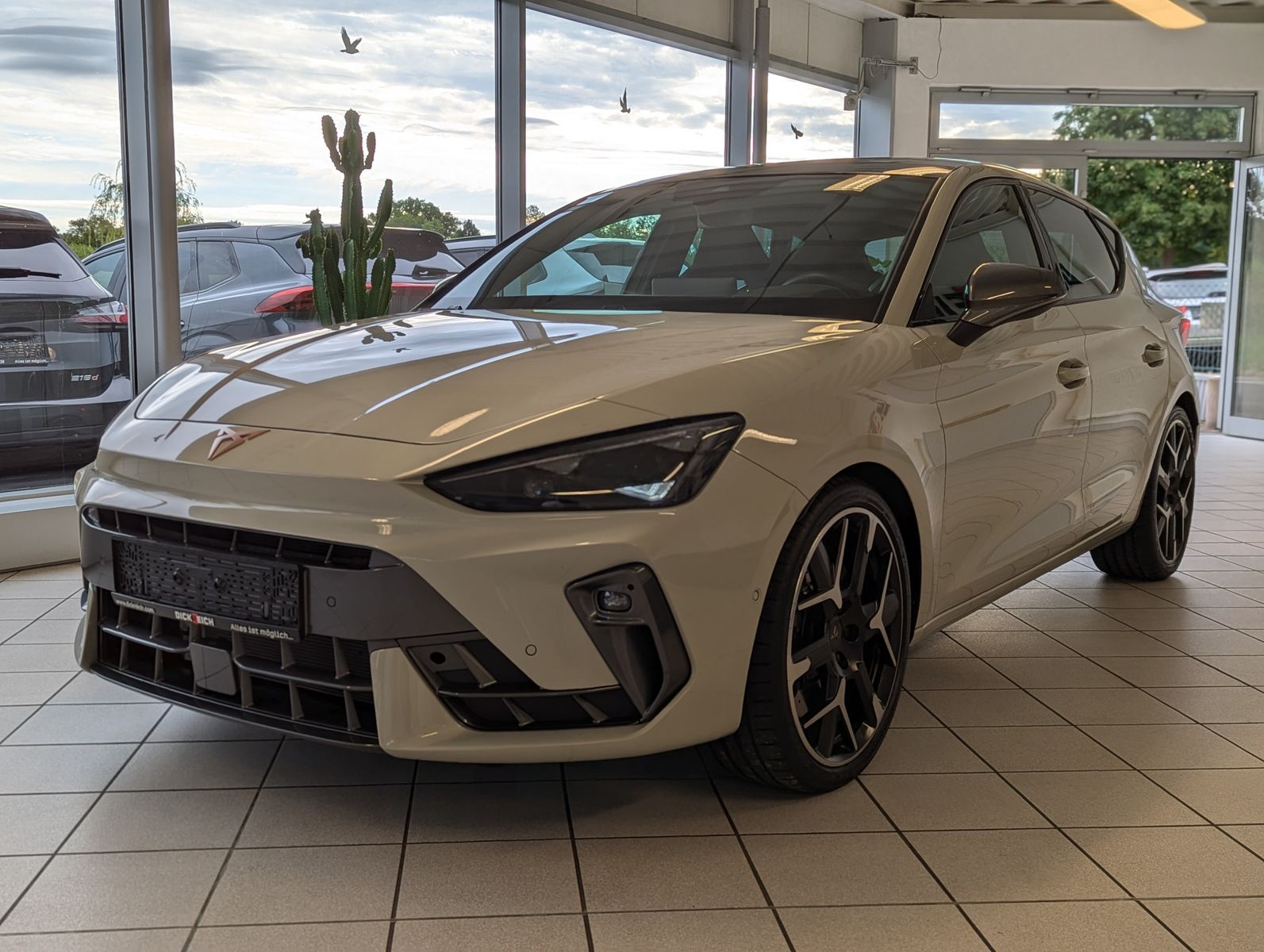 CUPRA Leon 2.0TSI VZ Matrix Pano Sennheiser Kamera 19" - Image 3