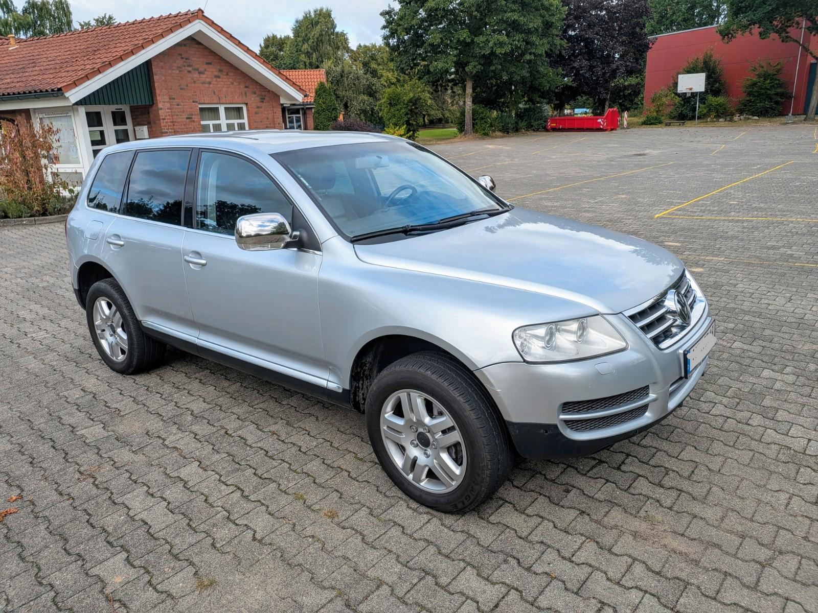 Volkswagen Touareg 2005 — rear view