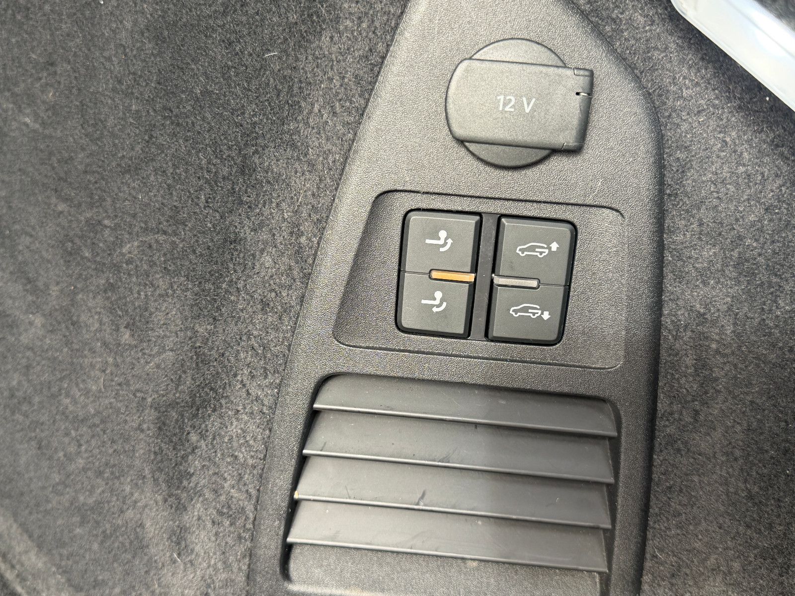 Fahrzeugabbildung Volkswagen Touareg SPORT/ 4Motion/VIRTUAL/AMBIENT/360''KAM
