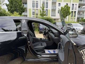 Mercedes CLA 220 Shooting Brake - 12