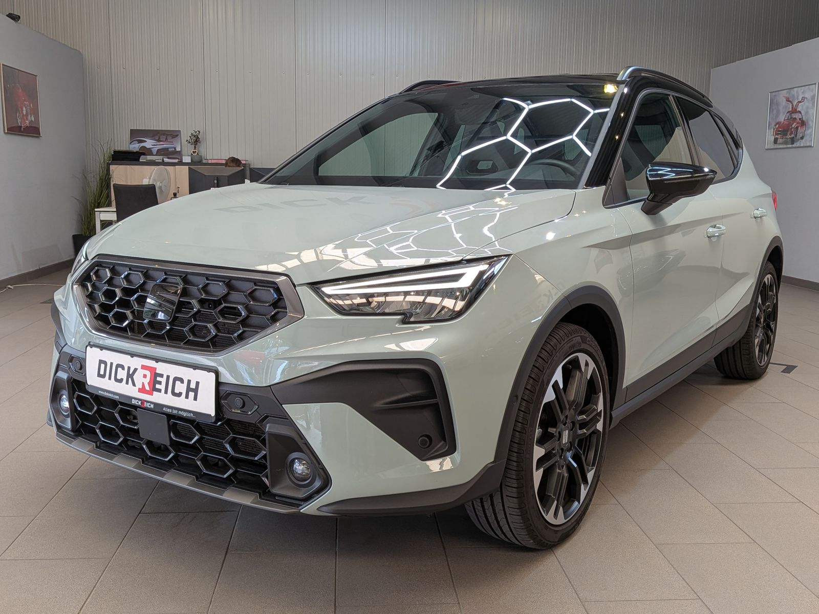 Fahrzeugabbildung SEAT Arona 1.5 TSI FR Black Editio*ACC*KAMERA*LED*18"