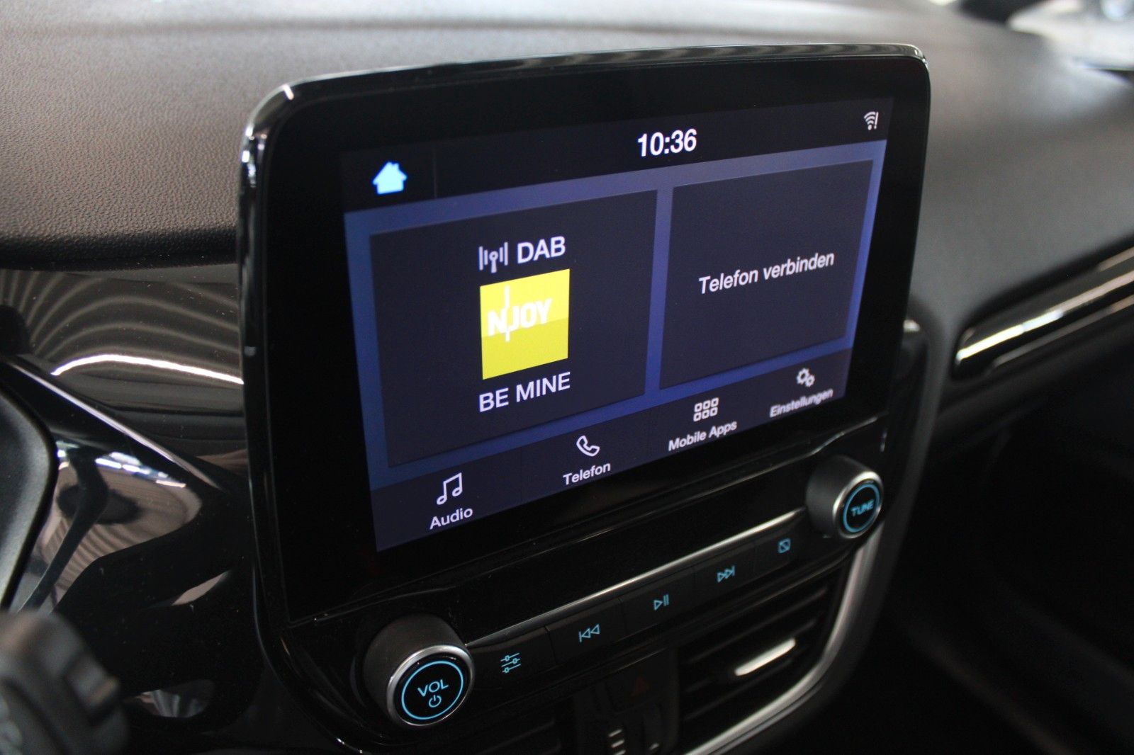 Fahrzeugabbildung Ford Fiesta Trend LED KLIMA WinterPaket DAB 1. Hand