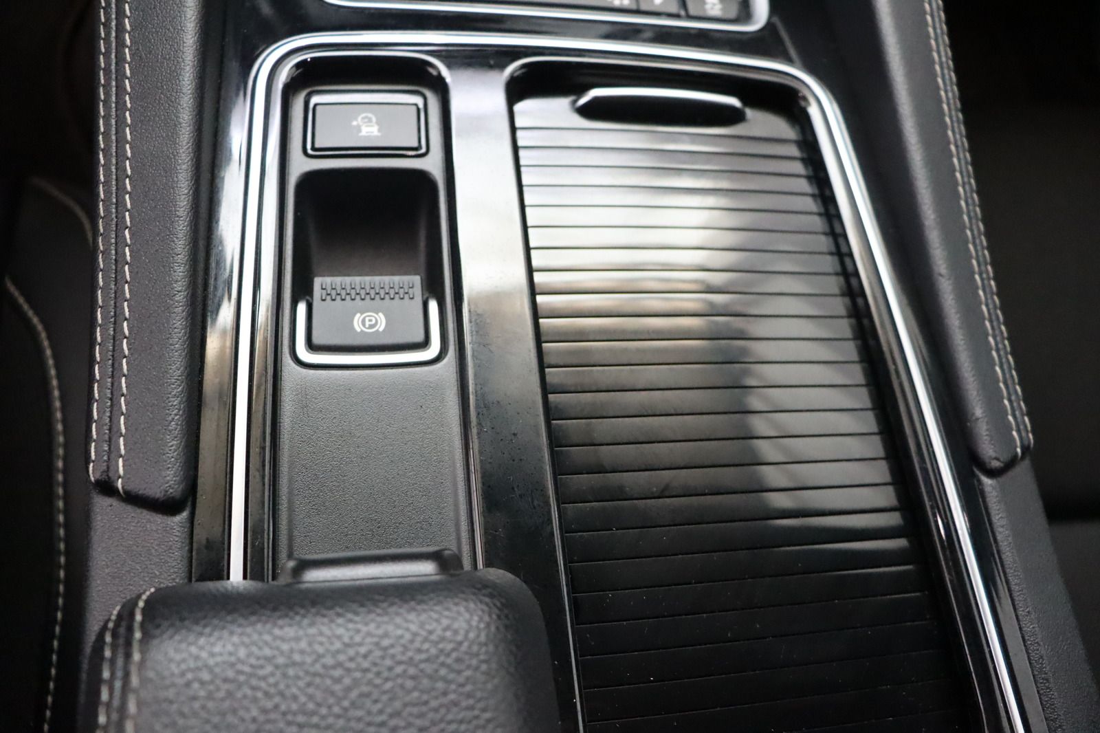 Fahrzeugabbildung Jaguar F-Pace 25t AWD * Navi * Anhängerk * LED