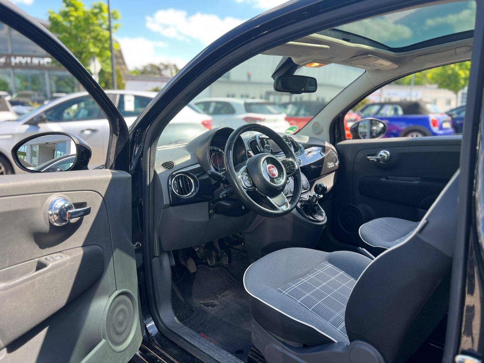 Fahrzeugabbildung Fiat 500 Lim. Lounge PANO KLIMA ALU TEMP