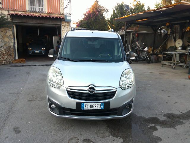 Opel Combo 1.6 CDTI 105CV AUTOVETTURA 12