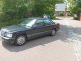 Mercedes-Benz Mercedes Benz 190 E 1.8 - Mercedes-Benz 190 mit Benzin-Antrieb: Limousine, Automatik, 1.8