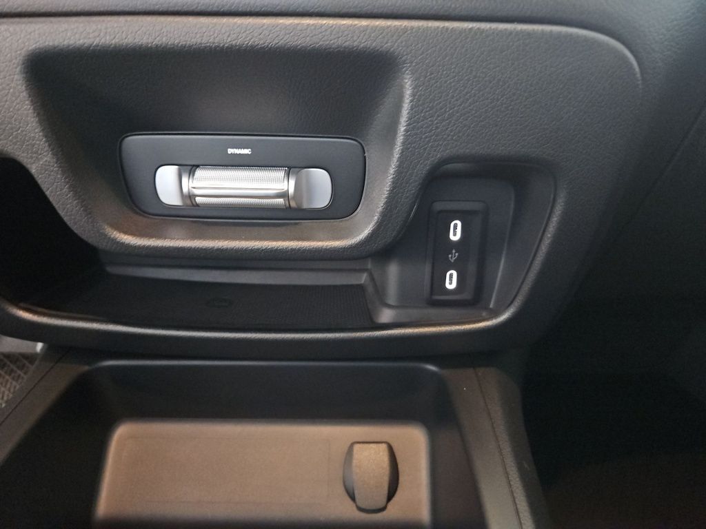 Fahrzeugabbildung Mercedes-Benz eVito 112 Kasten Lang LED RFK PTS Nav Flügeltüre