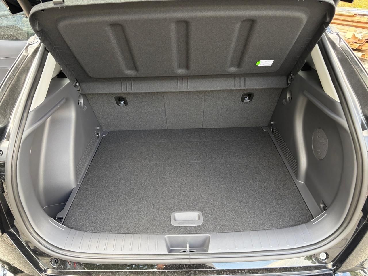 Fahrzeugabbildung Hyundai Kona Prime Elektro 2WD 360 ACC AUT Akustikglas