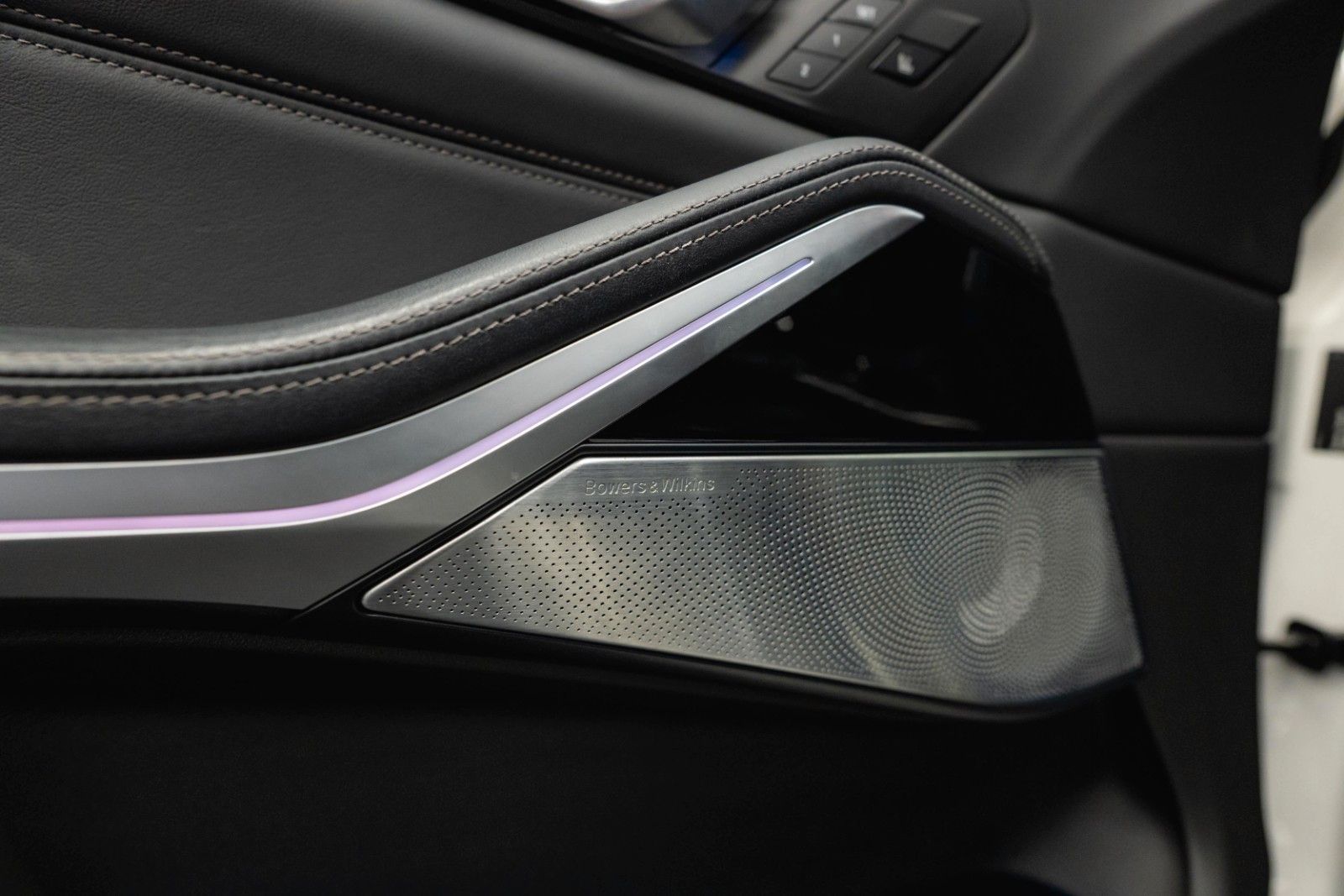Fahrzeugabbildung BMW X5 M50i Shadow Line | ACC | Pano | Laser | Sky