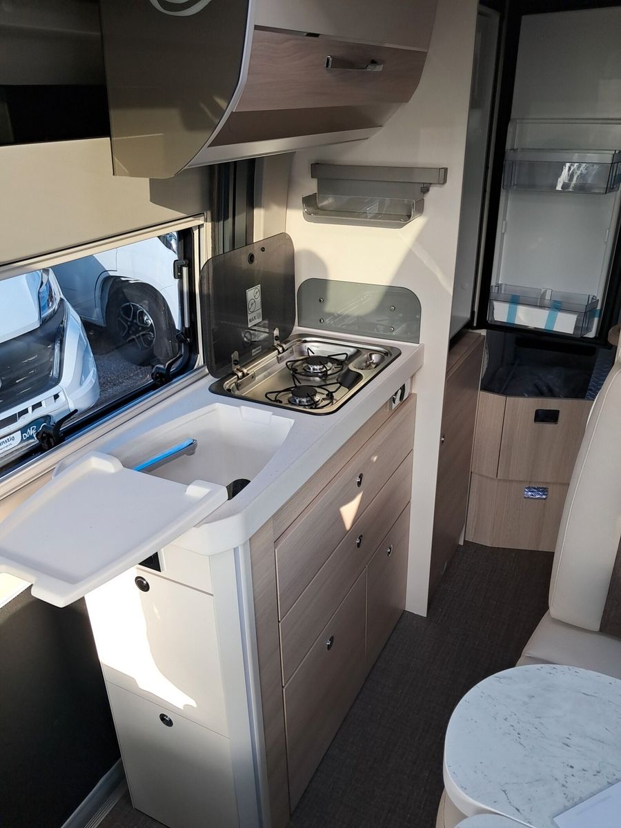 Fahrzeugabbildung Eura Mobil Van V 635 HB Fahrassistenz- & Mondial Plus Paket