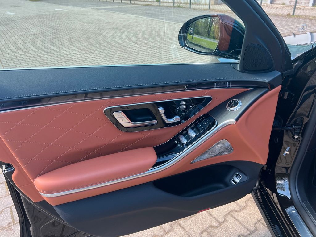 MERCEDES-BENZ S-Class 2024