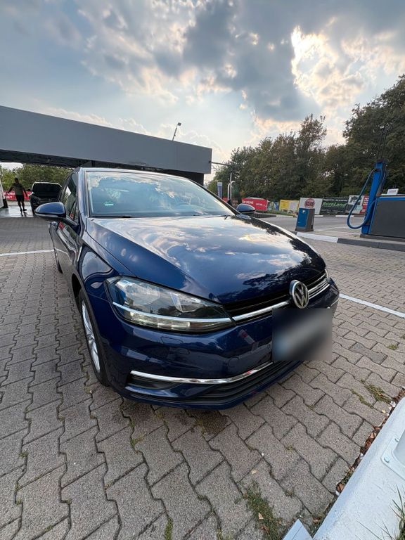 Image of Volkswagen Golf
