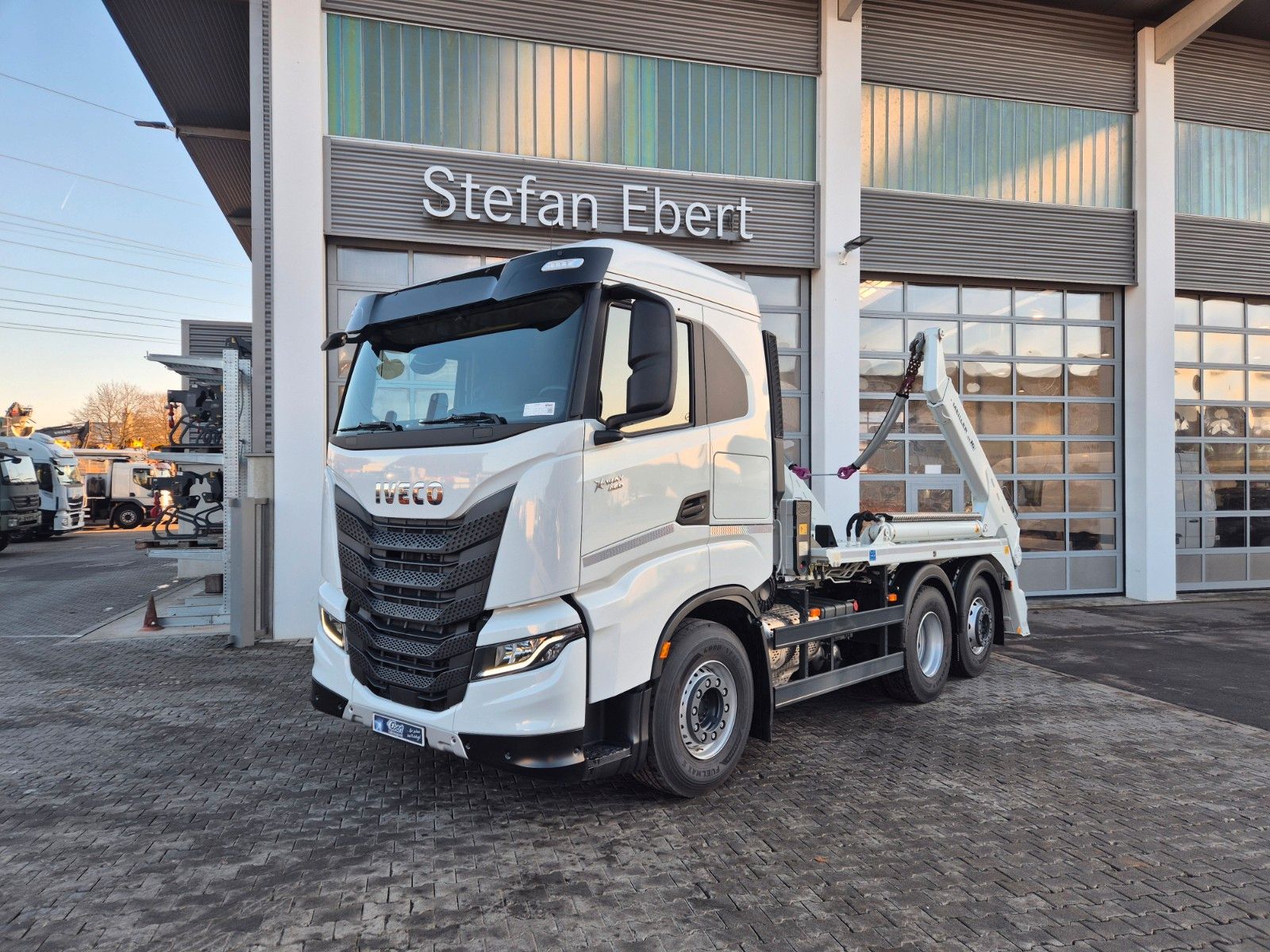 Fahrzeugabbildung Iveco X-Way 460 6x2 Absetzkipper Meiller AK16