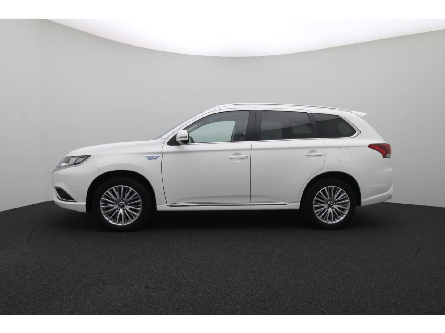 Fahrzeugabbildung Mitsubishi Plug-in Hybrid Outlander PHEV 2.4 Basis 4WD