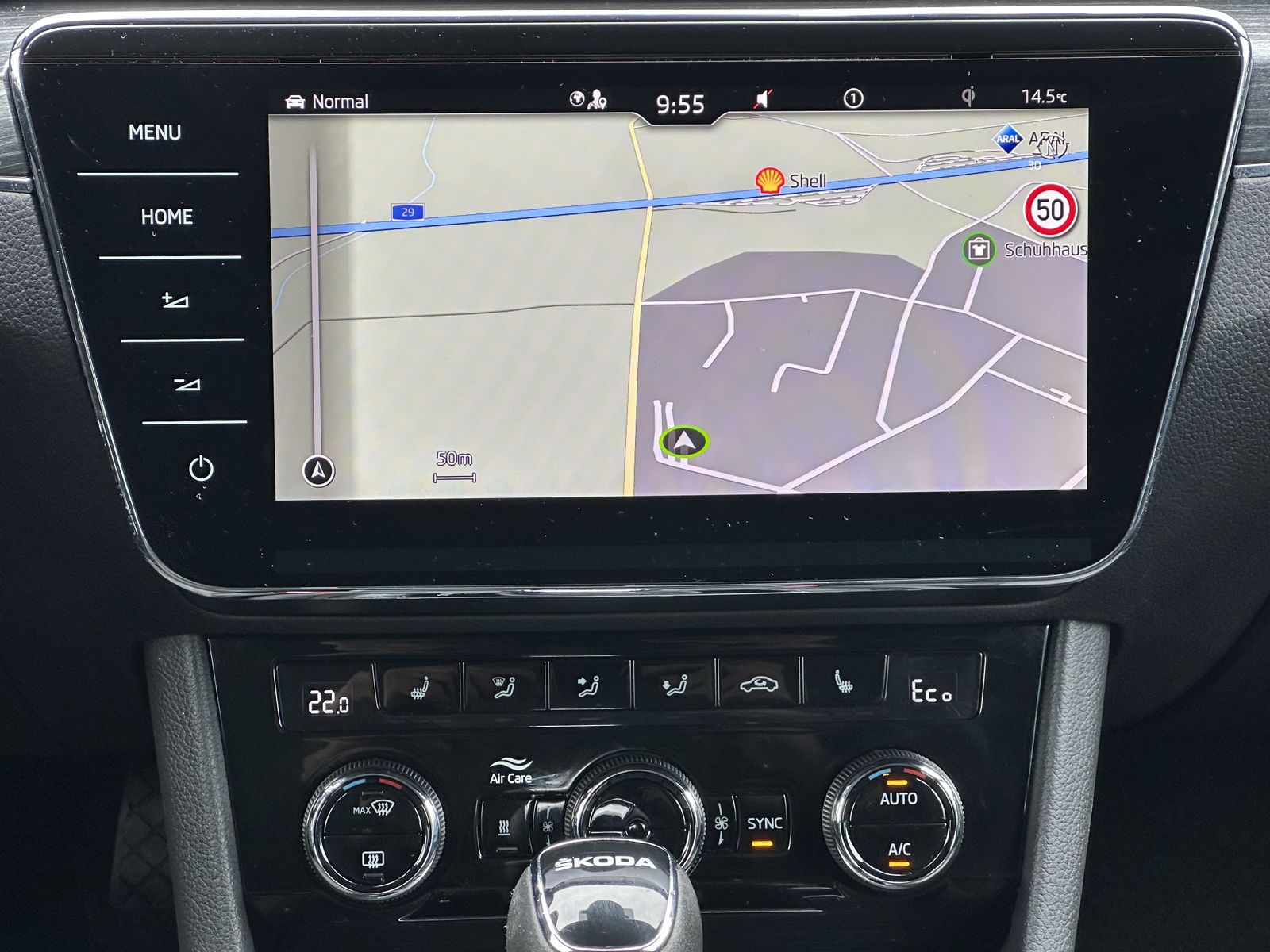 Fahrzeugabbildung SKODA Superb Combi 1.4 TSI iV Style DSG NAV+MATRIX+ACC