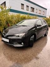 Toyota Auris Hybrid Automatik - Toyota Auris Gebrauchtwagen in München