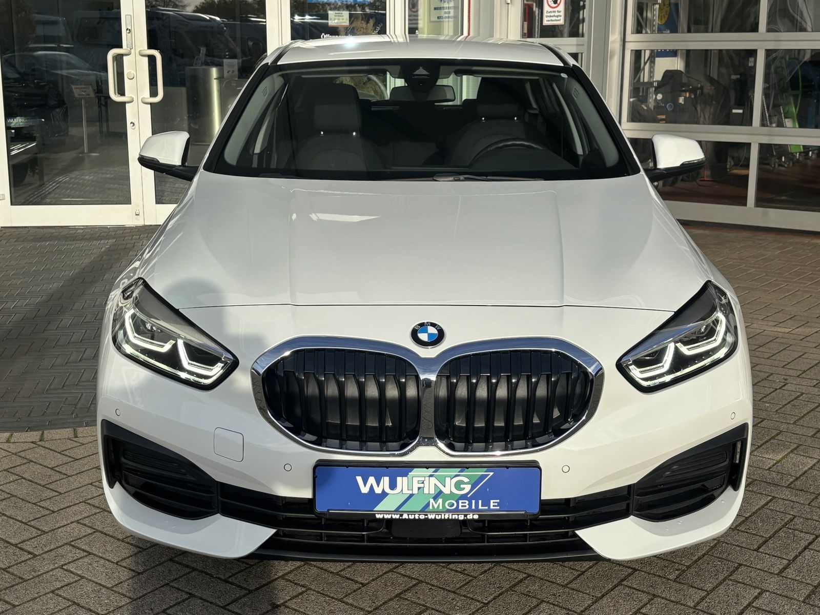 BMW 118 i Advantage Navi LED PDC Temp. + Limiter DAB imagem 2