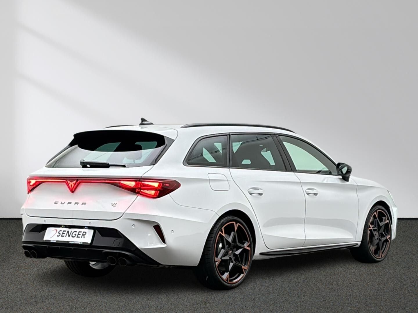 Cupra Leon Sportstourer VZ 2.0 TSi DSG 4Drive AHK imagem 3