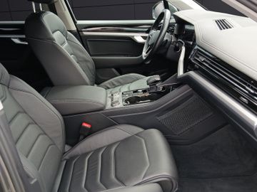 Volkswagen Touareg - 12