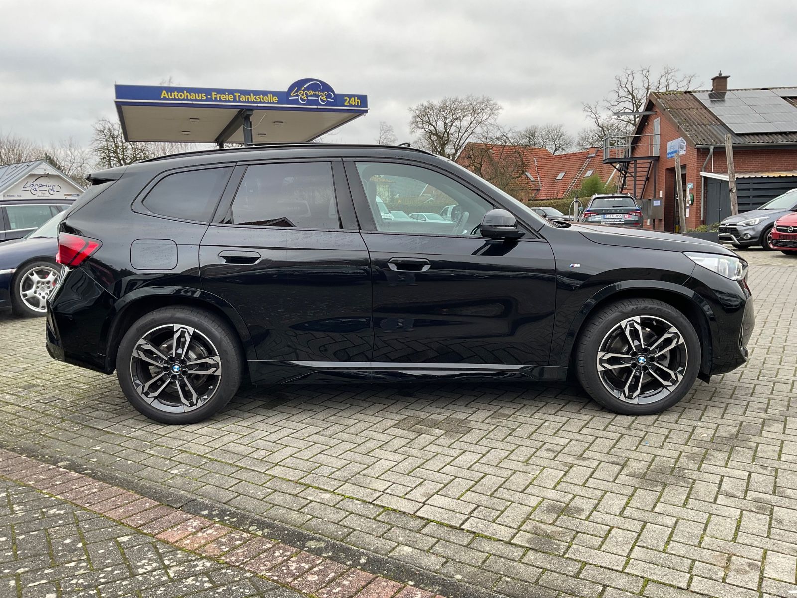 Fahrzeugabbildung BMW X1 sDrive20i,M Sport,AHK,Kamera,Navi,Panorama