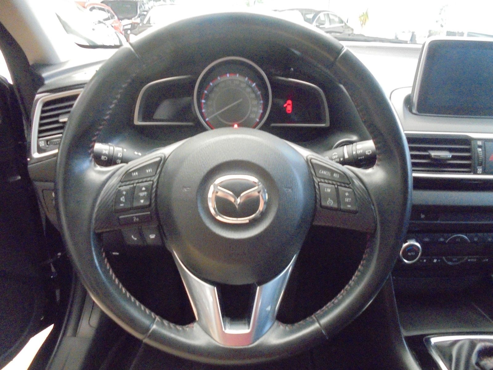 Fahrzeugabbildung Mazda 3 Lim. Center-Line/Shz/Navi/1.Hand/