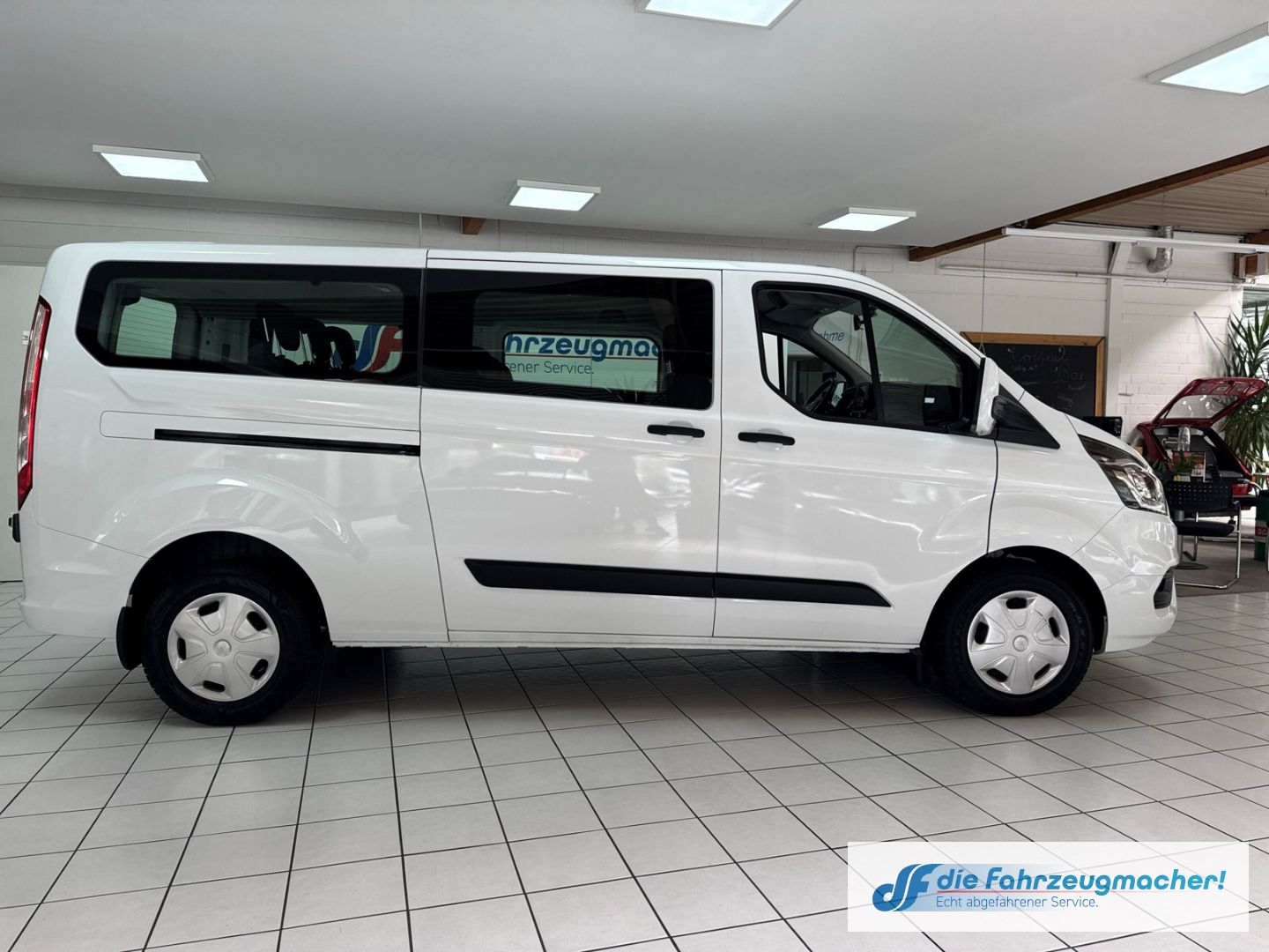 Fahrzeugabbildung Ford Transit Custom 320 L2 Trend 2.0 TDCi EU6d Dyn. K