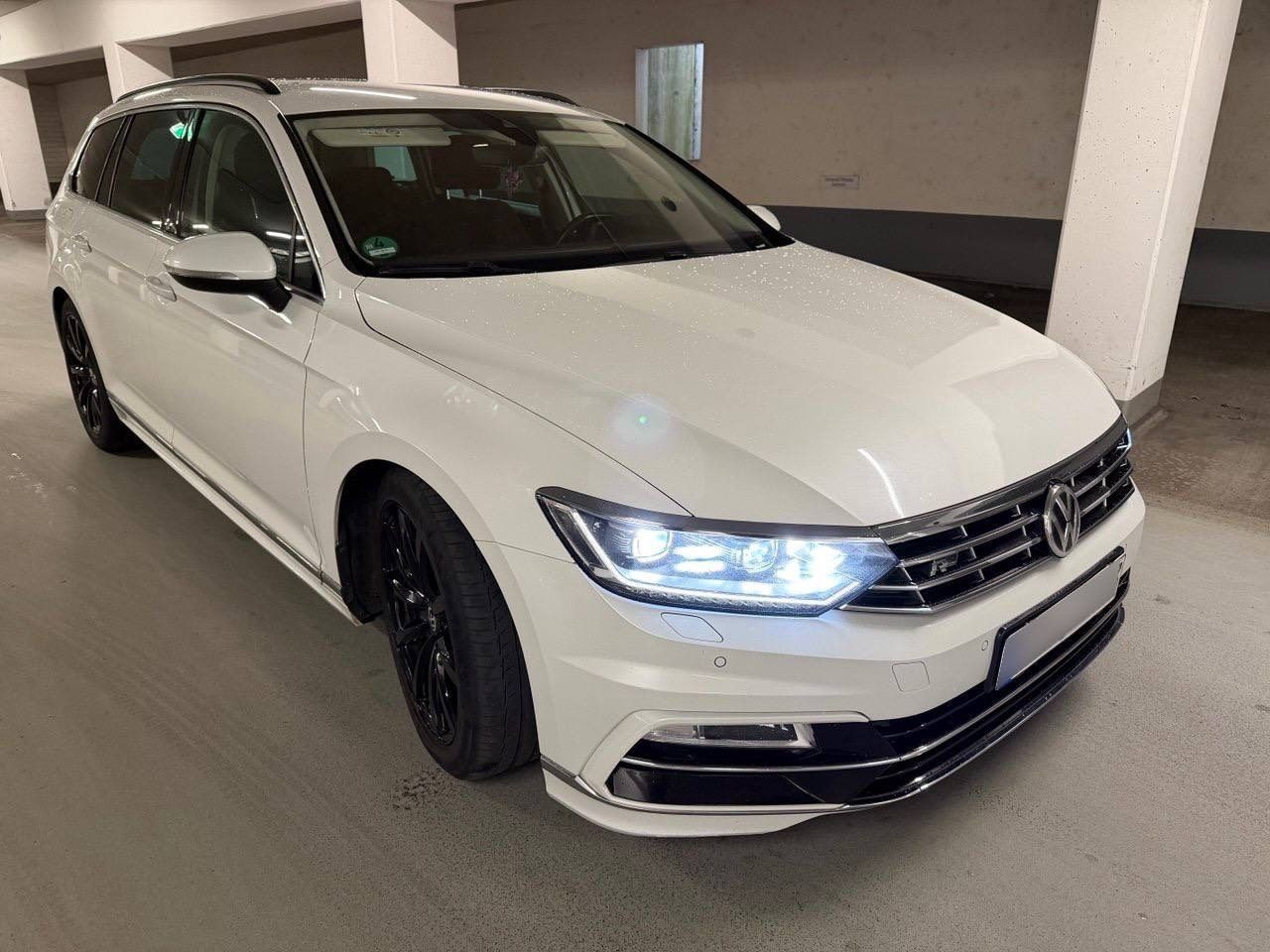 VW VW Passat Variant R-Line 2.0 TDI DSG 190PS...