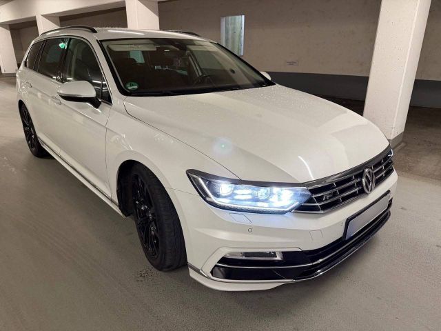 VW VW Passat Variant R-Line 2.0 TDI DSG 190PS...