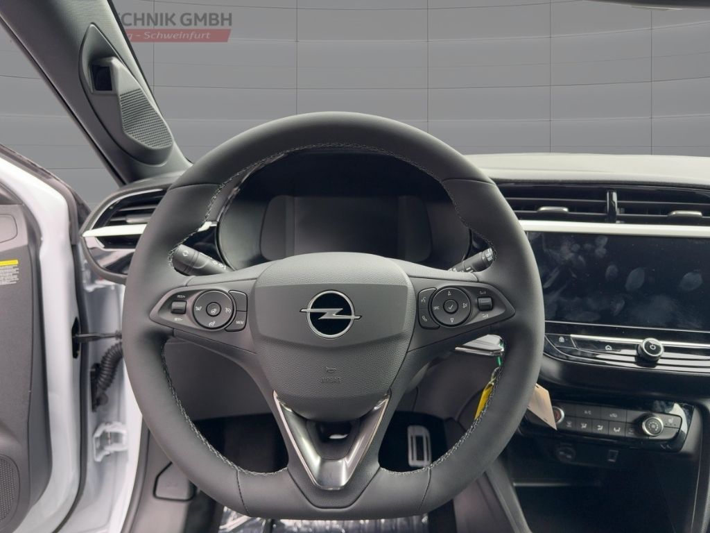 Fahrzeugabbildung Opel Corsa GS ALLWETTER  WINTERPAKET