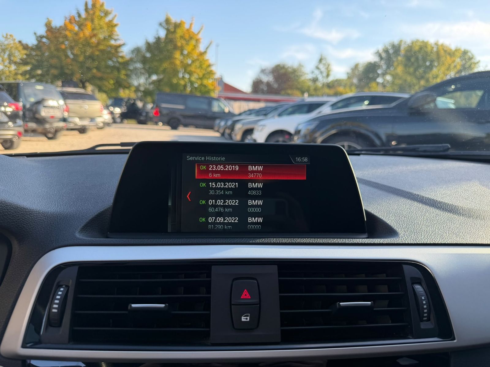 BMW 118 118 d Aut.*Digital Tacho*Navi*LED*Edition Msport, Ansicht 17