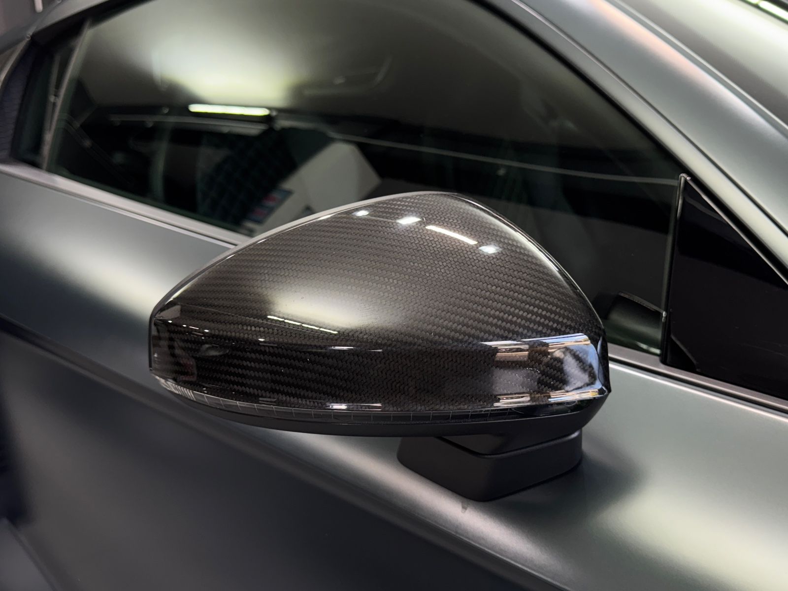 Fahrzeugabbildung Audi R8 Coupe 5.2 FSI V10 plus|CARBON|VOLL