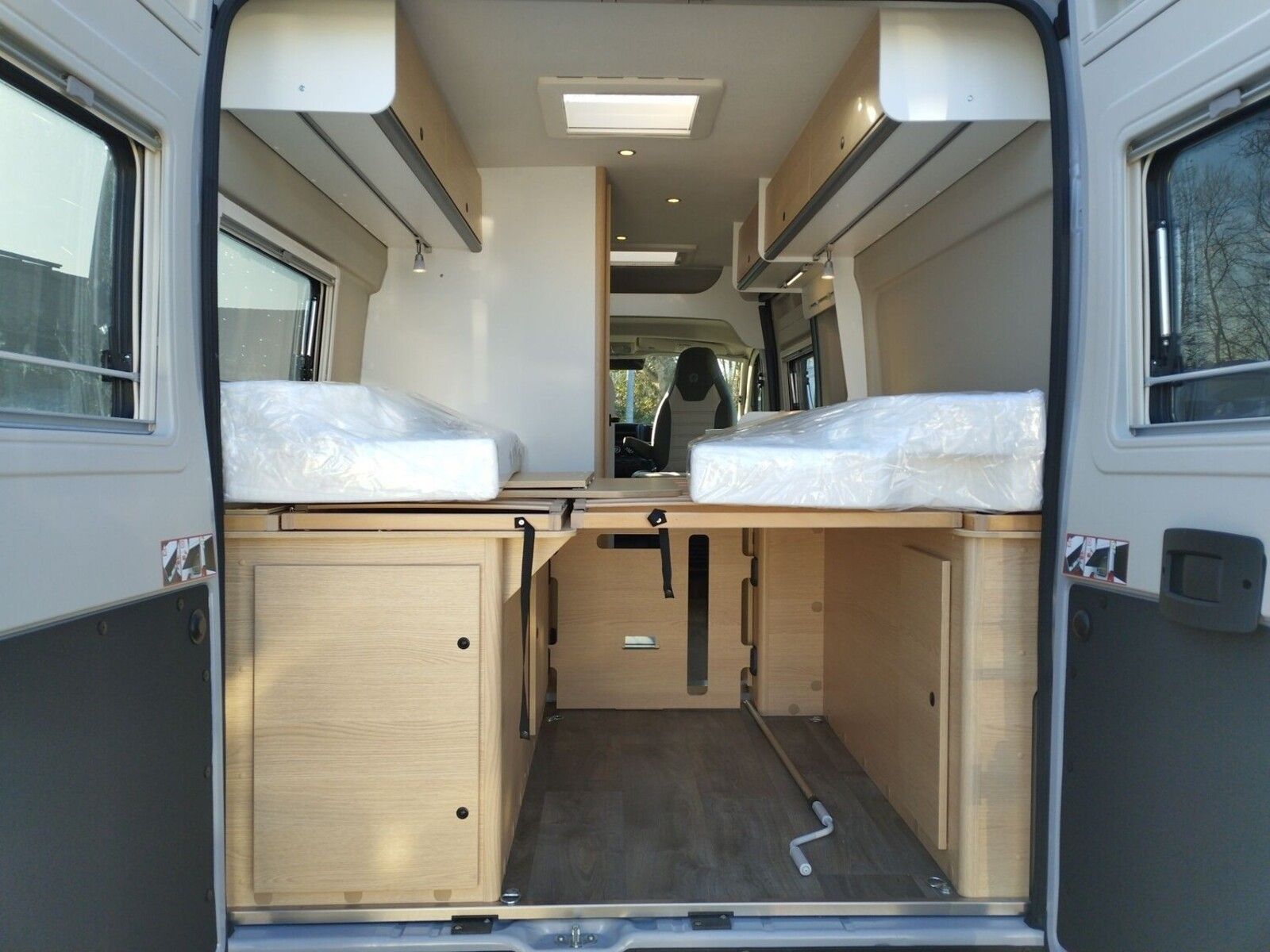 Fahrzeugabbildung Sunlight Adventure Cliff 640 Automatik, Dörr Edition, LTE