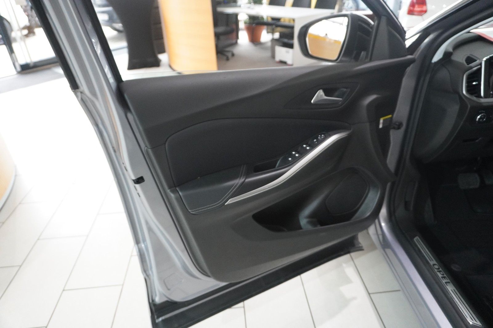 Fahrzeugabbildung Opel Grandland (X) ULTIMATE 4HYBRID NAVI/LED/SPORT/SH