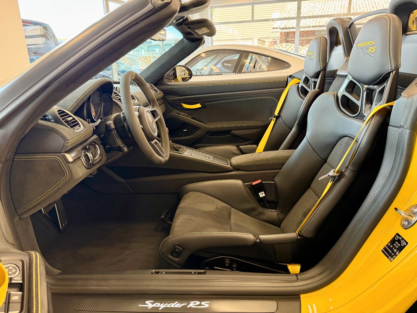 Fahrzeugabbildung Porsche 718 Boxster Spyder RS WEISSACH/Lift/Carbon/BOSE