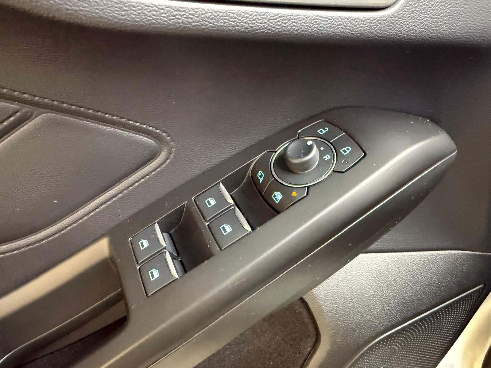 Fahrzeugabbildung Ford Focus Tur 1.0 Titan >NAVI-LED-SHZ-TEMP-DAB-PDC+