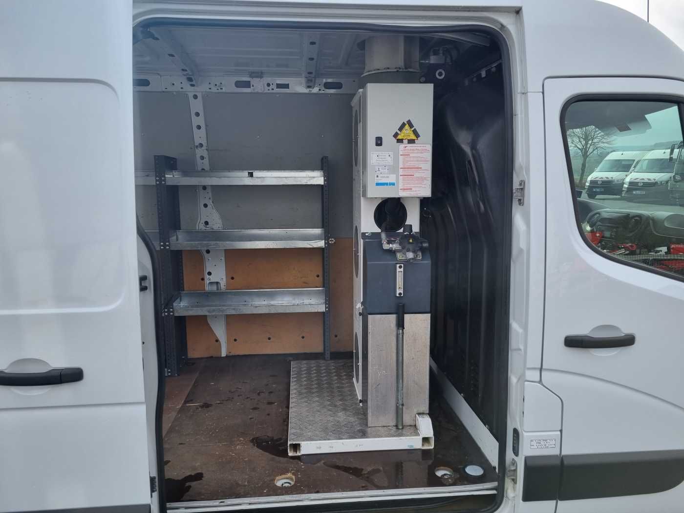 Fahrzeugabbildung Renault Master 2.3 dCi / France Elevateur 121FT, 12m