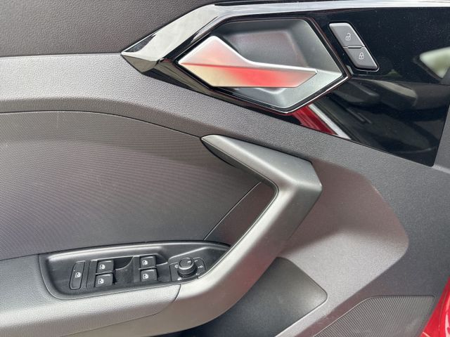 A1 Sportback 40 TFSI S LINE OPTIK+NAV+PDC+VCP