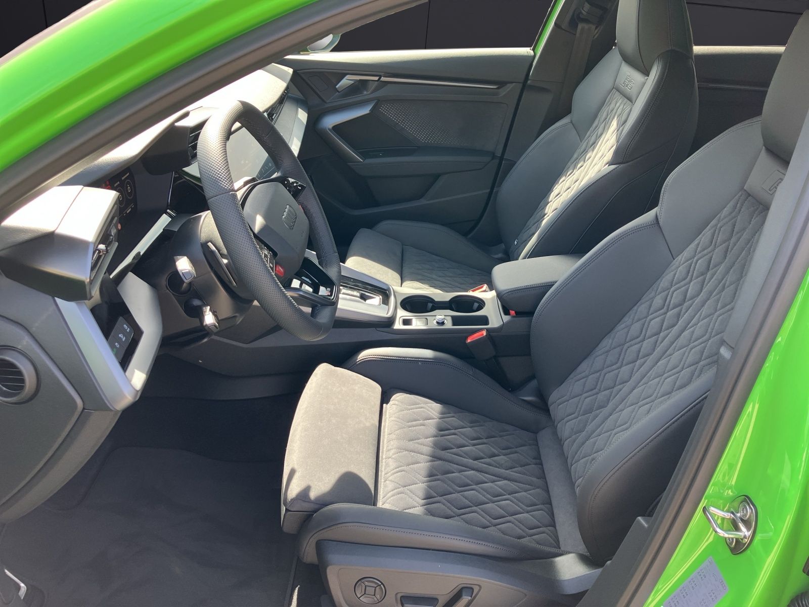 Fahrzeugabbildung Audi RS 3 Limousine quattro S tronic MATRIX RFK NAVI