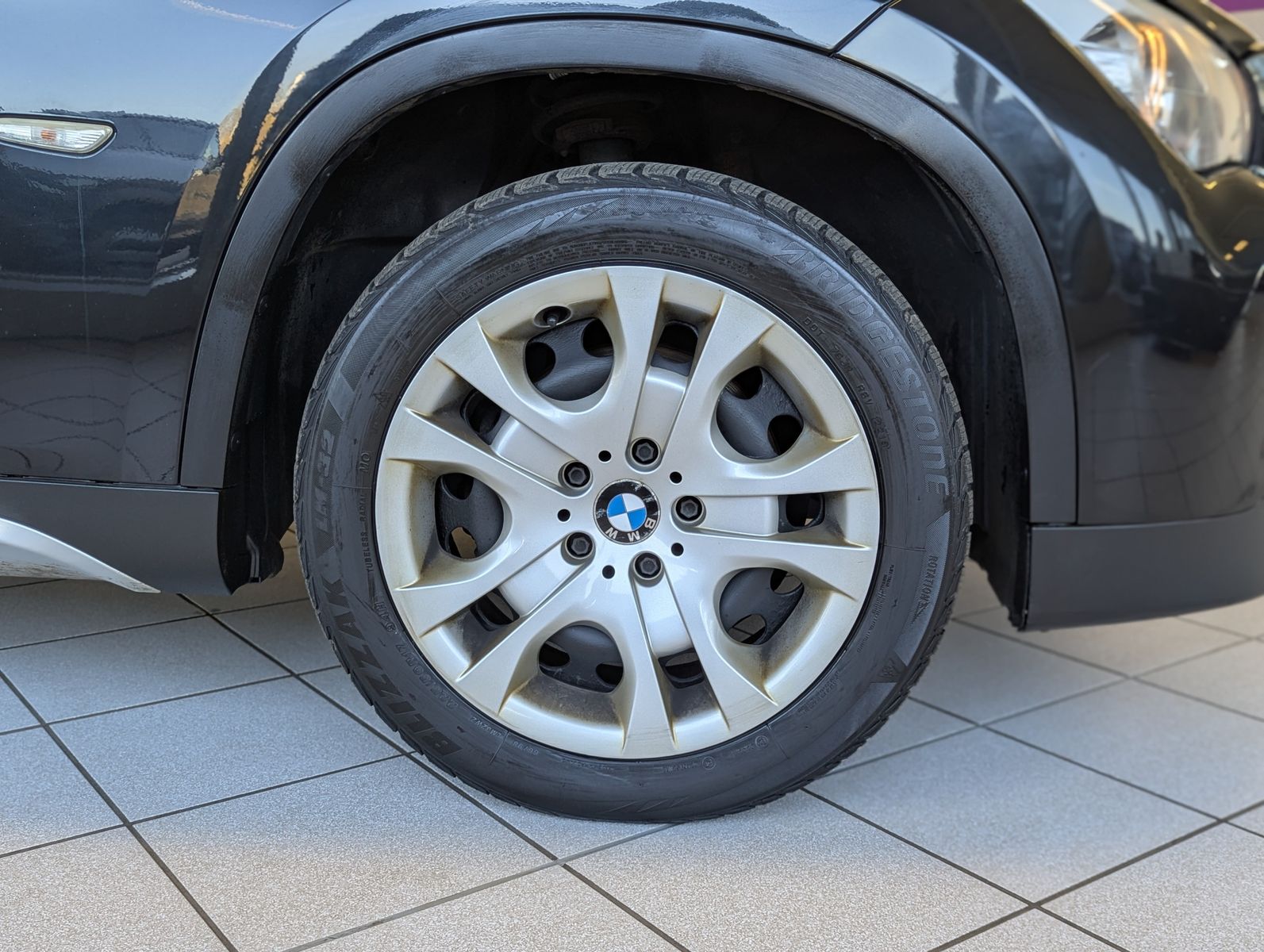 BMW X1 18 d x-Line Bi-Xenon Klimaautomatik Metallic - Image 10